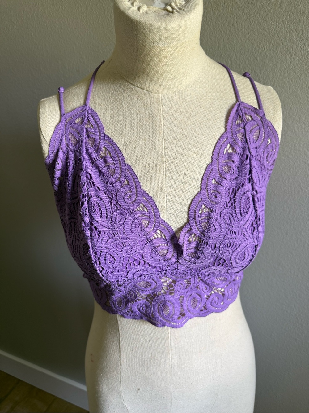 PINK Victoria's Secret Lavender Lace Plunge Bralette